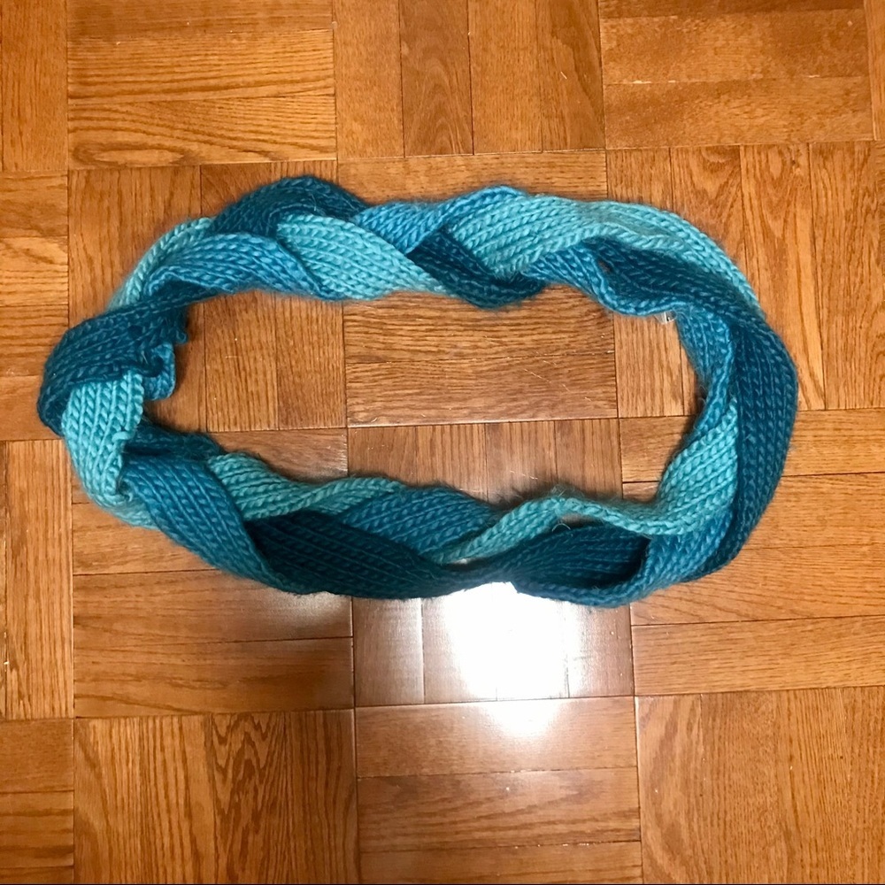 NWOT Merona Knit Blue Braided Infinity Scarf - Picture 3 of 3